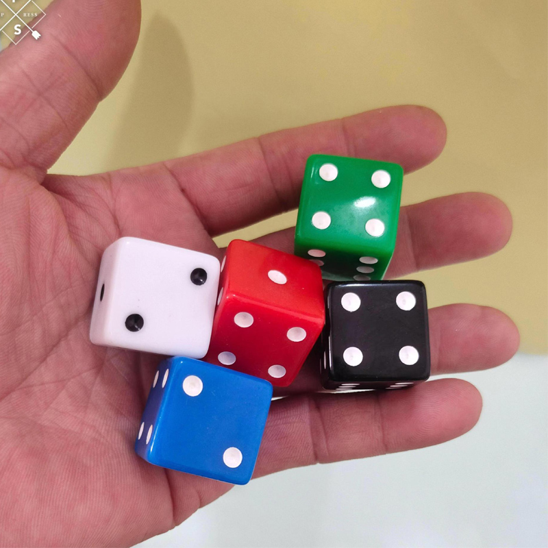 D6 Cubi di dadi quadrati 25MM  - Party Games No Supplies recensione e prezzo