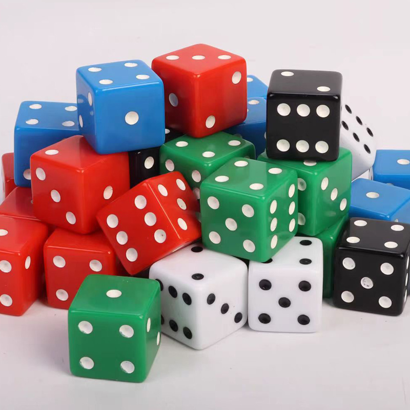 D6 Cubi di dadi quadrati 25MM  - Party Games No Supplies recensione e prezzo